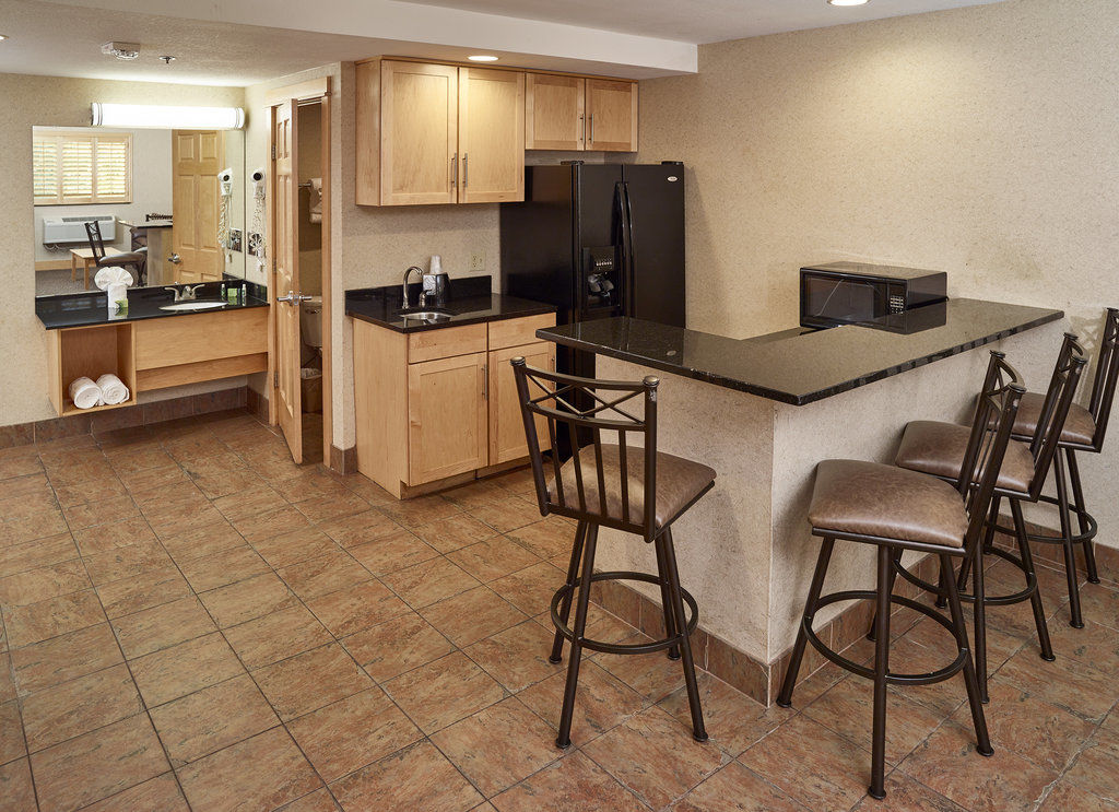 Ramada By Wyndham Plymouth Hotel & Conference Center Екстер'єр фото